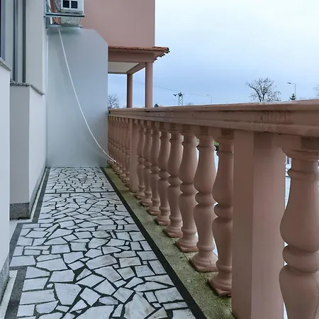 شقة Smestaj Tank, Pancevo Salasi