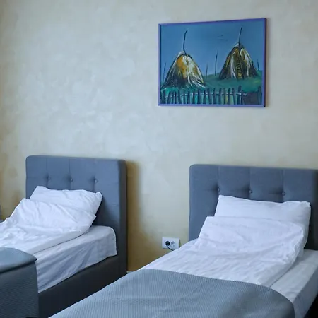 Smestaj Tank, Pancevo شقة *