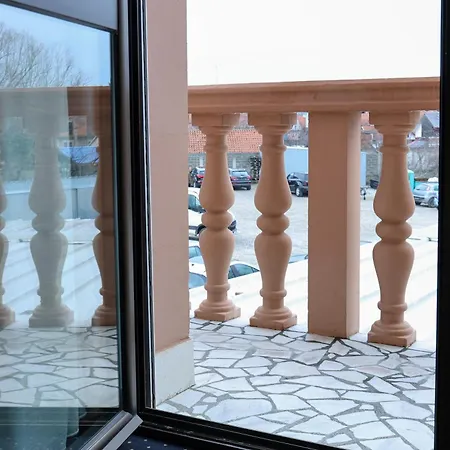 Smestaj Tank, Pancevo Salasi