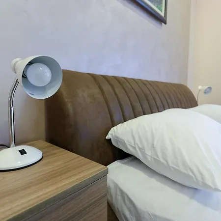 شقة Smestaj Tank, Pancevo Salasi