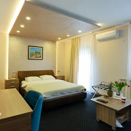 شقة Smestaj Tank, Pancevo Salasi