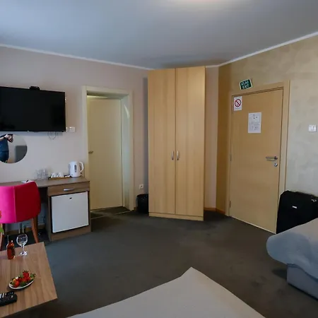 شقة Smestaj Tank, Pancevo Salasi