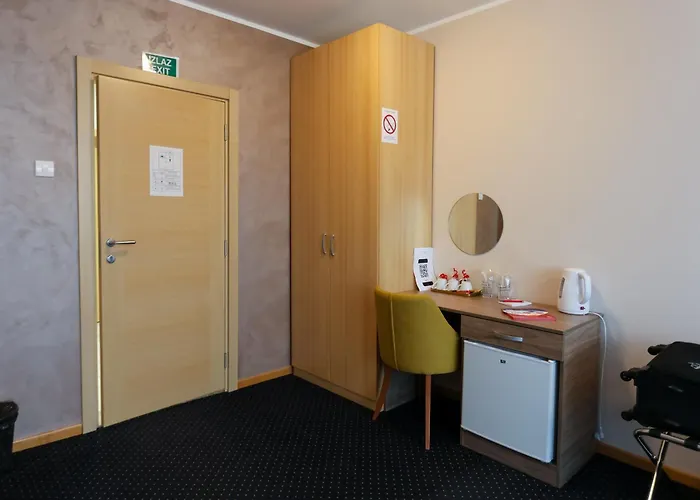 Smestaj Tank, Pancevo 아파트 *